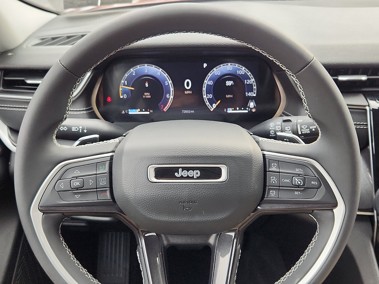 2023 Jeep Grand Cherokee Laredo 4x4