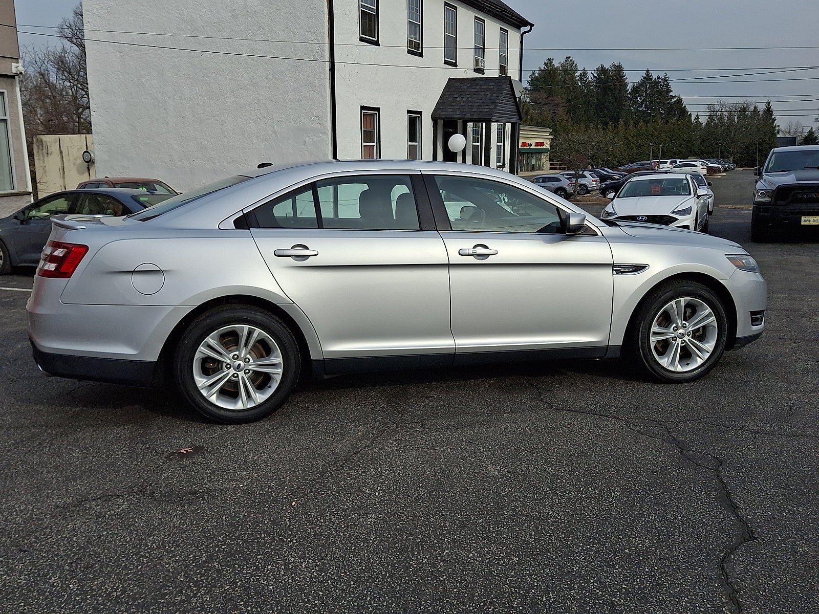 2015 Ford Taurus SEL