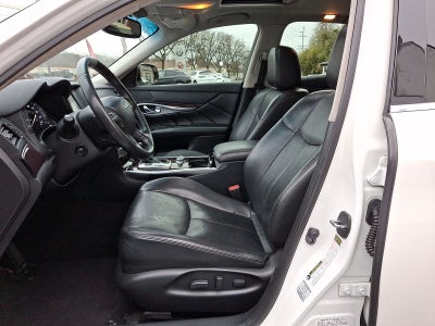 2016 INFINITI Q70 3.7X