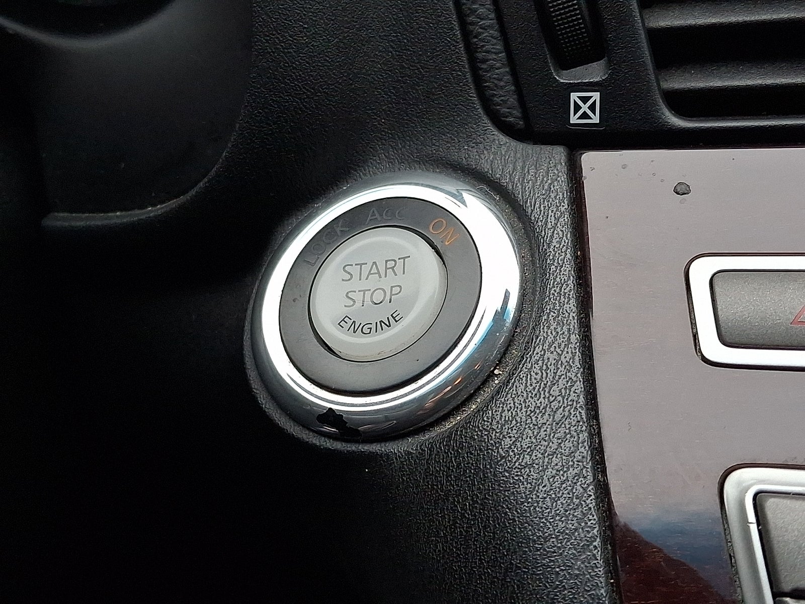 2016 INFINITI Q70 3.7X