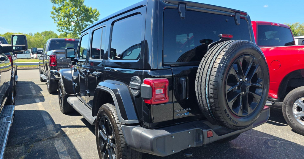 2025 Jeep Wrangler Sahara 4xe