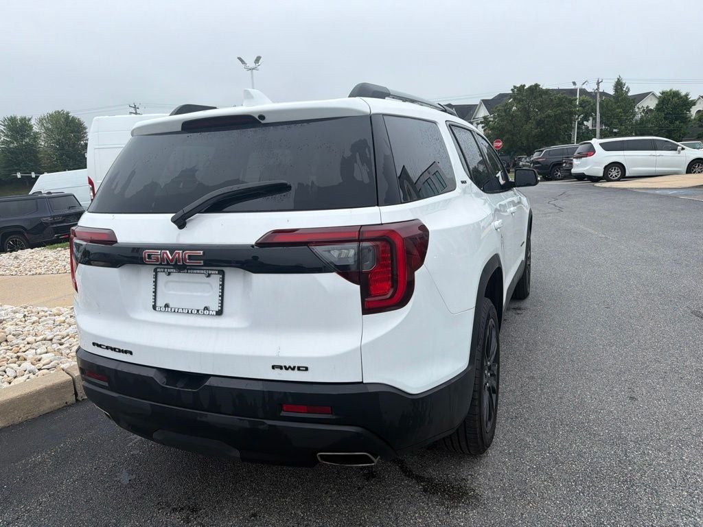 2023 GMC Acadia SLT