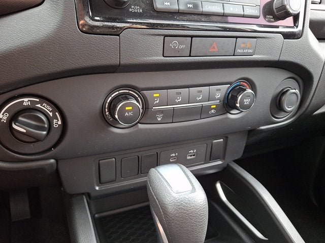 2024 Nissan Frontier SV