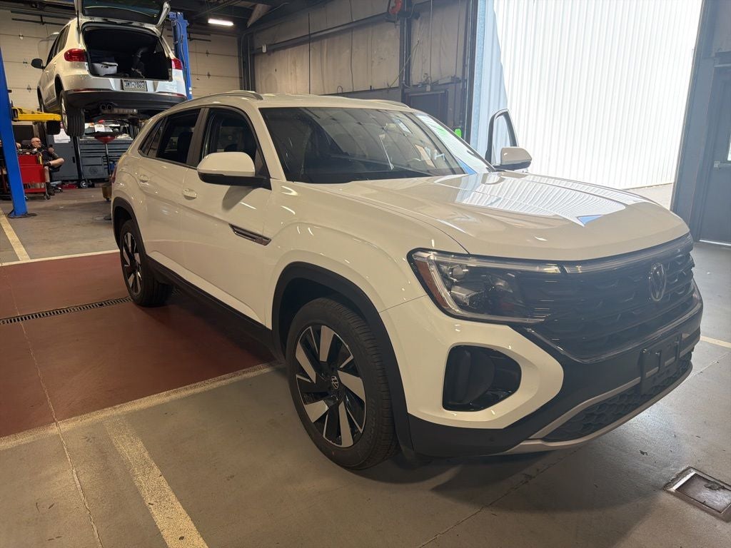 2024 Volkswagen Atlas Cross Sport 2.0T SE w/Technology