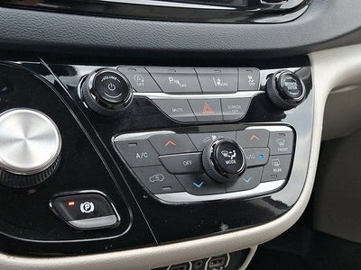 2021 Chrysler Pacifica Touring L