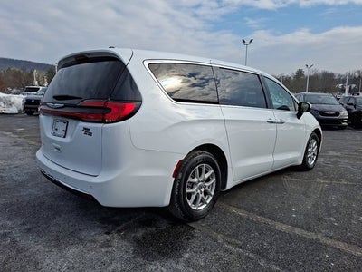 2023 Chrysler Pacifica Touring L