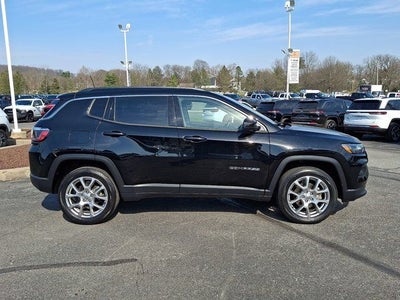 2022 Jeep Compass Latitude Lux