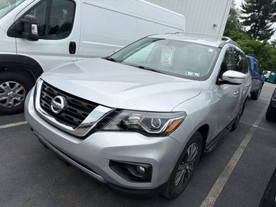 2020 Nissan Pathfinder SV