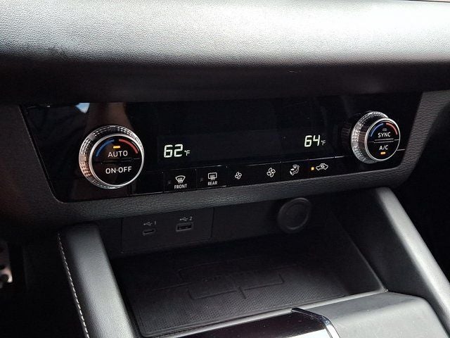 2022 Mitsubishi Outlander ES