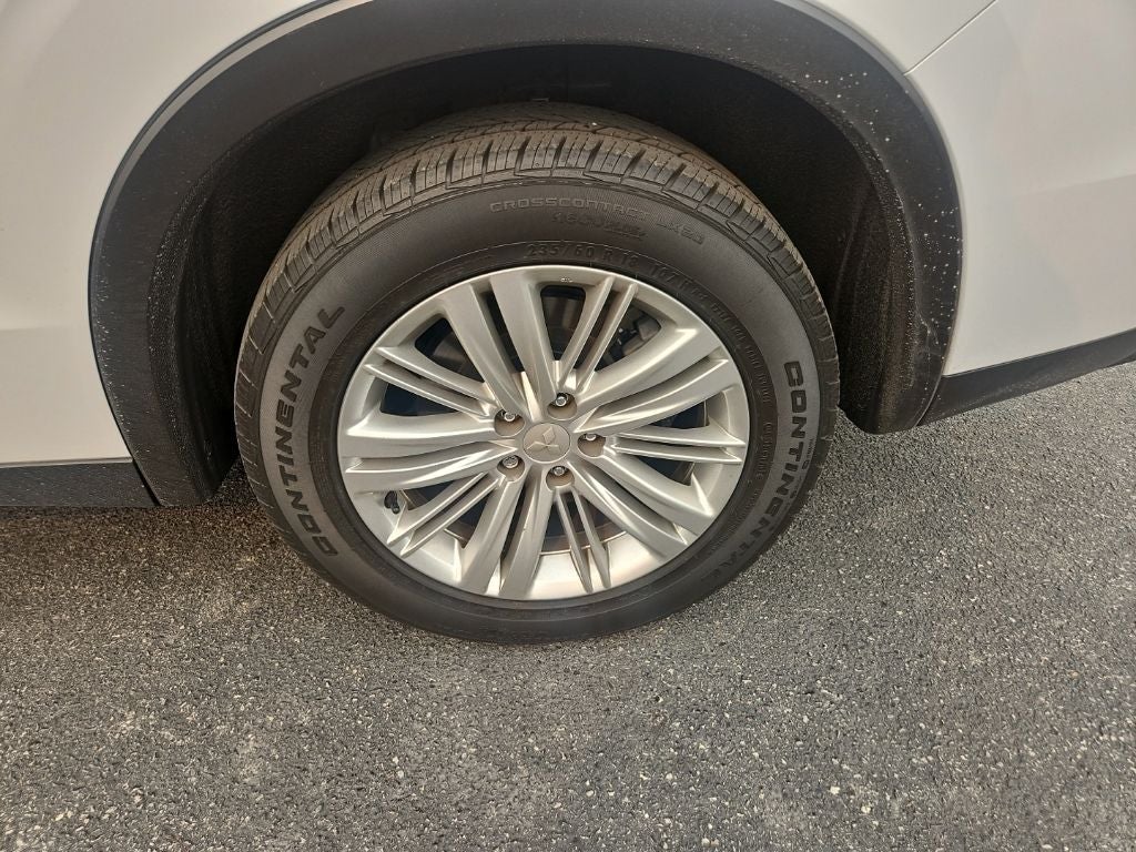 2022 Mitsubishi Outlander ES