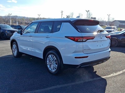 2022 Mitsubishi Outlander ES