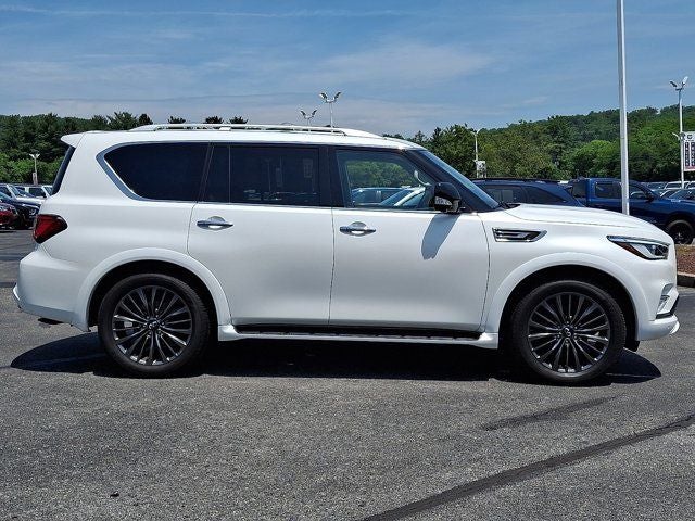 2023 INFINITI QX80 Premium Select