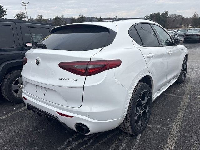 2022 Alfa Romeo Stelvio Veloce