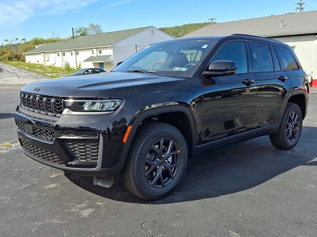 2027 Jeep Grand Cherokee Laredo Altitude