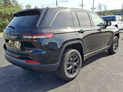2027 Jeep Grand Cherokee Laredo Altitude