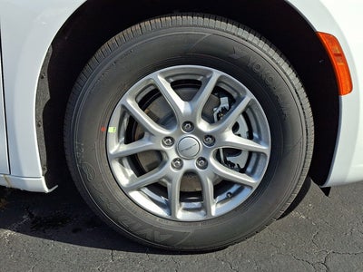 2027 Chrysler Pacifica Select
