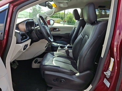 2017 Chrysler Pacifica Touring-L Plus