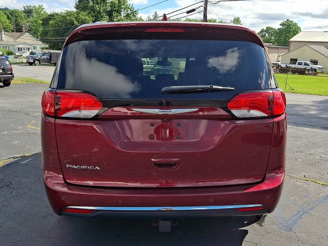 2017 Chrysler Pacifica Touring-L Plus